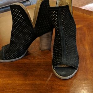 Women's shoes